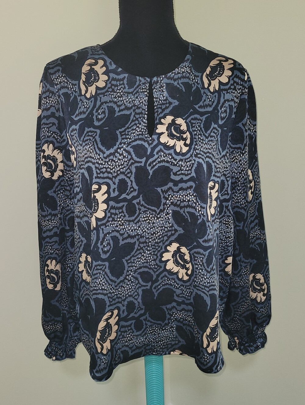 Ted Baker Women's Satin Floral Print Long Sleeve Keyhole Blouse Large Blue NWOT